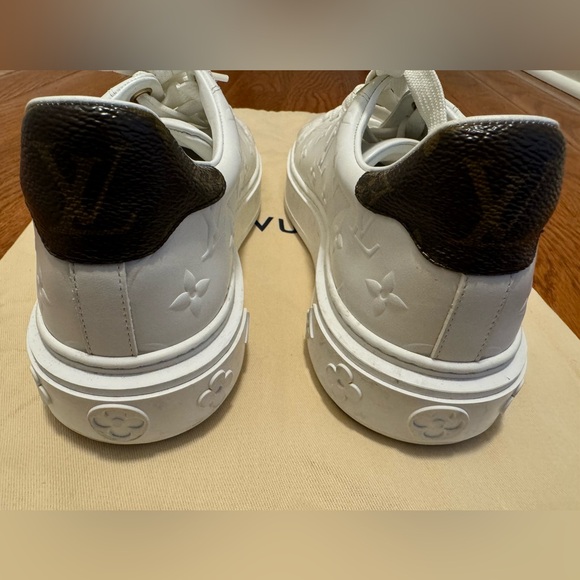 louis vuitton sneaker women in size 8US 39UK good as new only wore twice! - Picture 14 of 16